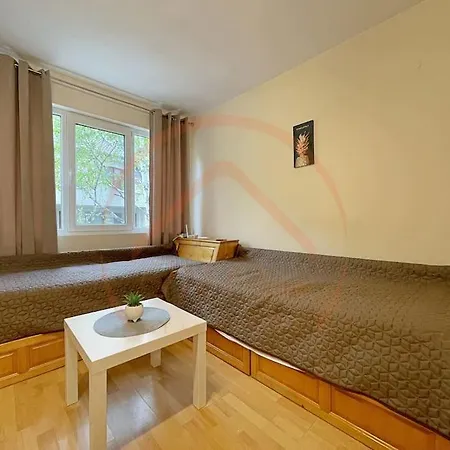 아파트 In The Heart Of 바르나